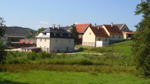 Nalzovske Hory House | Statek Sedlečko