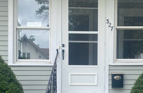 Dyersville House | Stately 3-bedroom home in peaceful Dyersville, Iowa