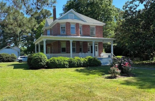 Cheriton House | Stately Mayberry-type home close to Cape Charles