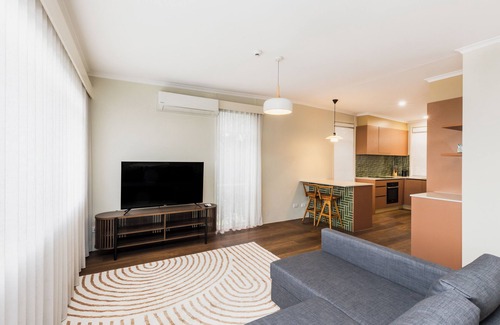 Curtin Hotel | Statesman Hotel