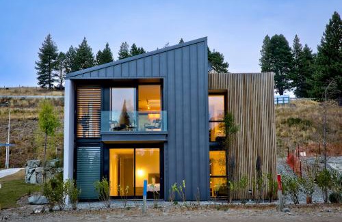 Lake Tekapo House | Station Bay Lodges - The Retreat