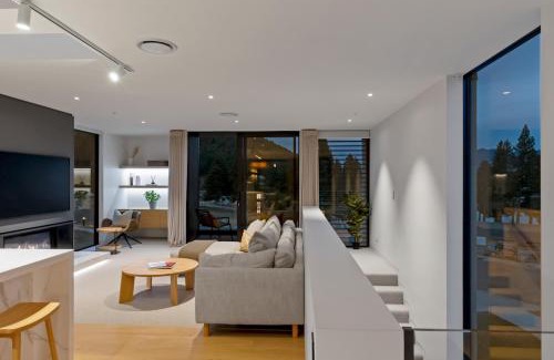 Lake Tekapo House | Station Bay Lodges - The Retreat