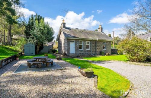 Dinnet House | Station Cottage Dinnet, Aboyne