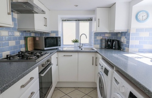 Cilgerran Cottage | STATION HALL, pet friendly, country holiday cottage in Cilgerran