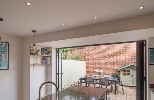 Marlow House | Station House - 4 Bedrooms - Great Location