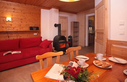 Hochkrimml Apartment | Staudi's ski hat Top8 in hat style right on the piste
