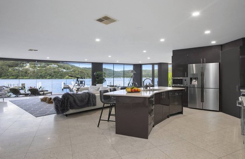 Booker Bay Apartment | Stay 7, pay 5 these school holidays-Pool/spa/sauna