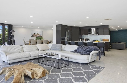 Booker Bay Apartment | Stay 7, pay 5 these school holidays-Pool/spa/sauna