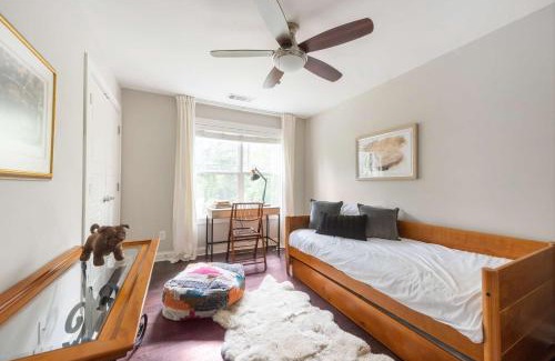 Edgewood House | Stay A'Wylie