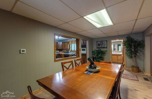 Idaho Springs House | Stay ahead of the traffic! Enjoy Hot Springs & Historic Downtown Idaho Springs