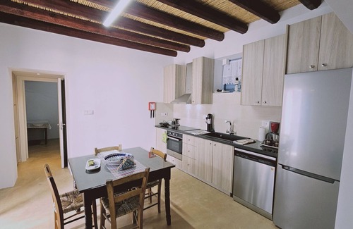 Droushia Ski Chalet | STAY Akoni House