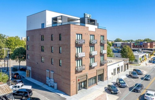 Cherry Street Apartment | STAY AND PLAY ON CHERRY STREET