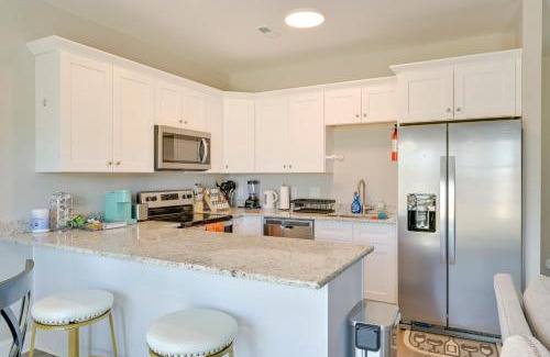 Harrisburg House | Stay and Play Spacious Concord Townhome Near Uptown