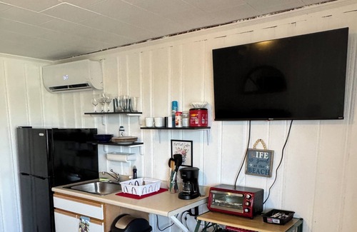 Hampton Apartment | Stay at North Beach Motel! Across the street from North Beach!