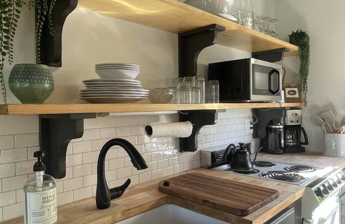St. Albans House | Stay at this comfortable loft at St. Albans Bay!