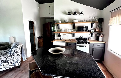 St. Albans House | Stay at this comfortable loft at St. Albans Bay!