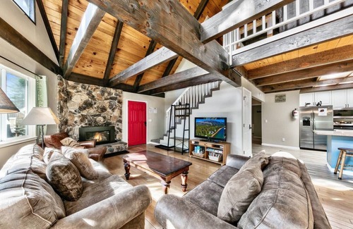 Pioneer Trail Cabin | Stay Cool! A/C + Foosball + Nature Escape