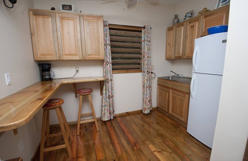Antoneys Cay Apartment | Stay & Dive in our cozy casita at Blue Island Divers Resort