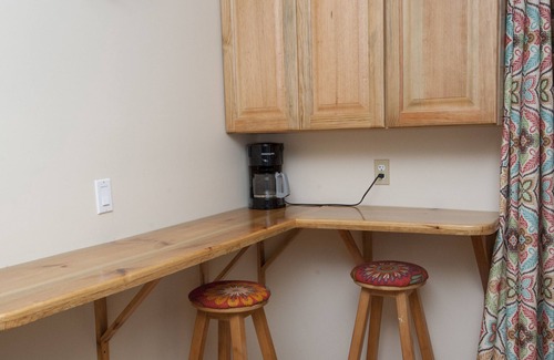 Antoneys Cay Apartment | Stay & Dive in our cozy casita at Blue Island Divers Resort