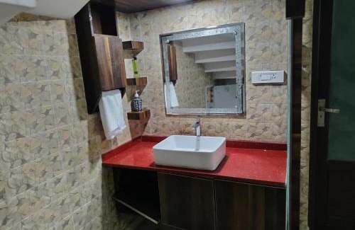 Irinjalakuda House | Stay Easy - Potta, Athirapally Road