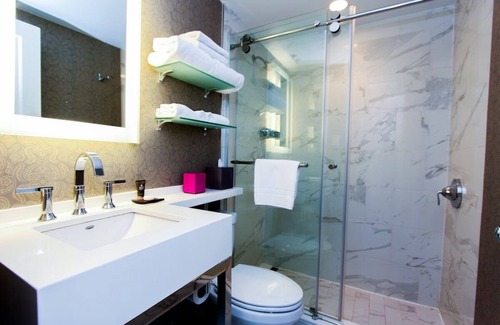 Kalorama Heights Hotel | Stay in a Piece of History: Stately Rooms with Contemporary Amenities