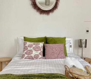 Links der Wertach-Nord Apartment | Stay in AUX, feel at home ! 2 room apartment central incl all you need for 4 person, 24H check in
