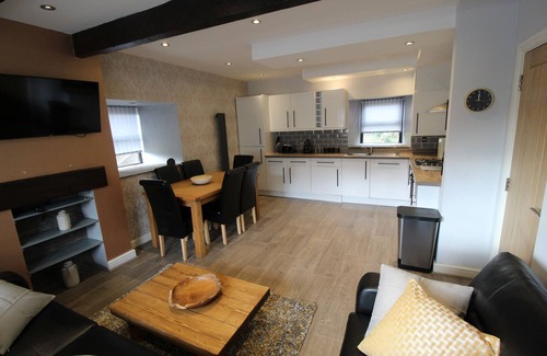 Kendal House | Stay in the original Kendal Mint Cake Factory in the heart of Kendal