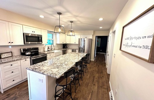 Mason House | "Stay 'n Play" in Mason - Game Room/4 Season Room/Wooded Private yard/Firepit