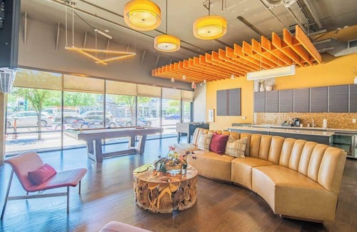 Evans Churchill Apartment | Stay Near DT PHX| Balcony,W/D,Pool,Gym,Parking