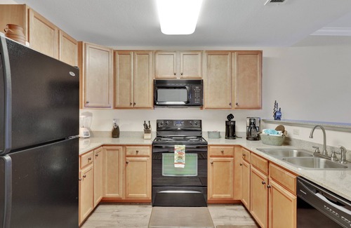 Pigeon Forge Condo | STAY NEAR THE TITANIC, ONE MINUTE OFF PARKWAY WITH SENSATIONAL VIEWS.