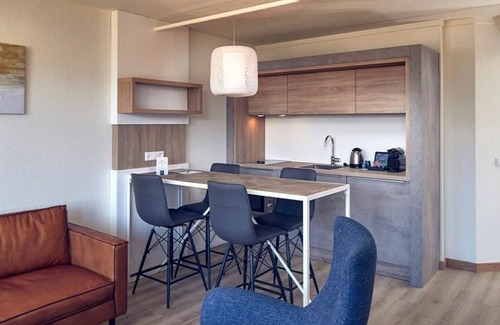 Nes House | Stay on Ameland Near Beach – Hotel Comfort, Dining & Nature Walks - 4 Units