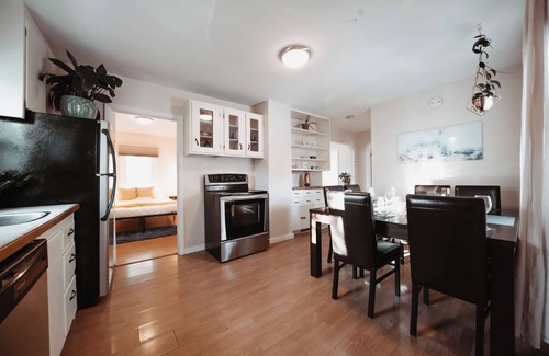 Montgomery Apartment | Stay & Play 1720 | Arcade Family Pets Yard Firepit