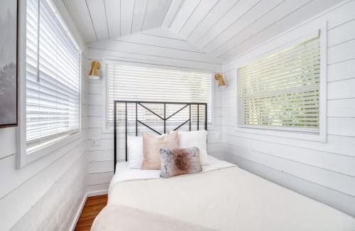 Overlook Apartment | Stay Portland - Mississippi Micro-Luxe - Mid-Century Style