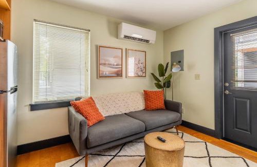 Belmont House | Stay Portland - Quirky Micro Apt - Foodies, Artists, Coffee Lovers