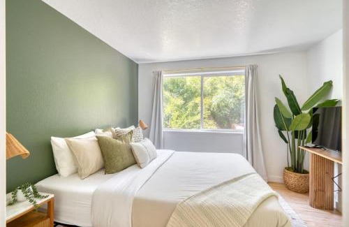 Corbett - Terwilliger - Lair Hill Apartment | Stay Portland - South Portland Dream - 1 Bed Near OHSU