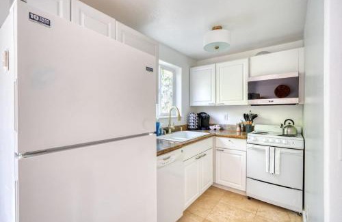 Corbett - Terwilliger - Lair Hill Apartment | Stay Portland - South Portland Dream - 1 Bed Near OHSU
