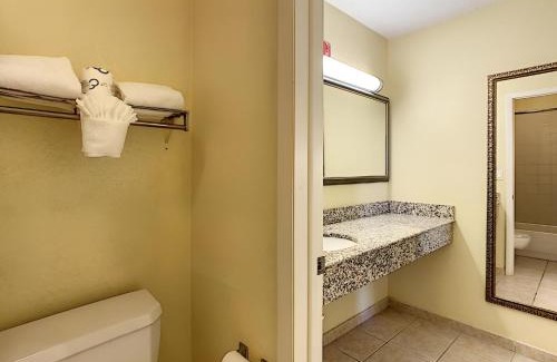 Orlando Hotel | Stayable Orlando at Florida Mall