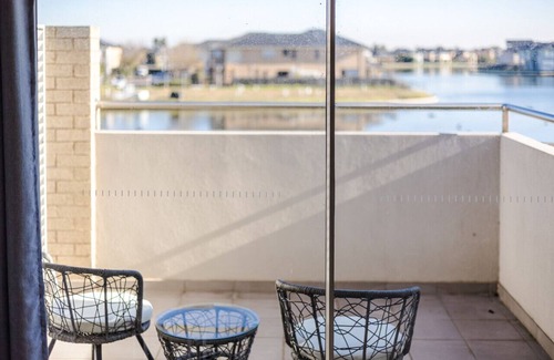 Sanctuary Lakes House | StayAU Magnificent Lakefront Villa Stunning Views