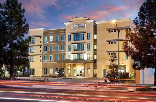 Anaheim Resort Apartment | Staybridge King Studio. Free Breakfast + Outdoor Pool | 20 Minute Walk to Downtown Disney