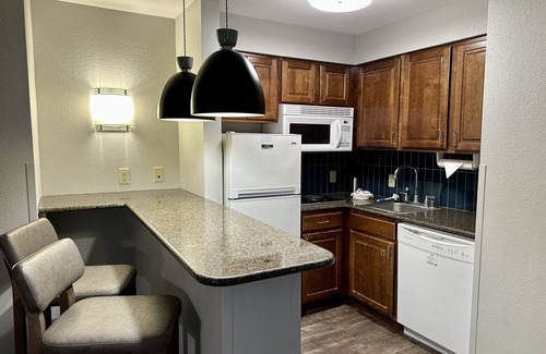 Oconomowoc Hotel | Staybridge Suites Milwaukee West-Oconomowoc by IHG
