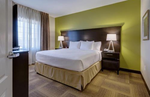 Maryland Heights Hotel | Staybridge Suites St Louis - Westport by IHG