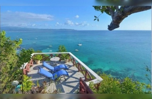 Balabag Villa | Staycation at alta vista