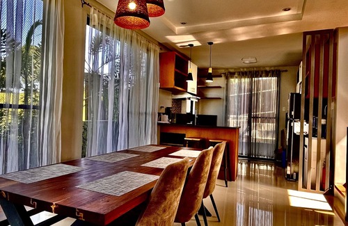 Silang Junction South Villa | Staycation at Sandari BatulaonMountain side Living