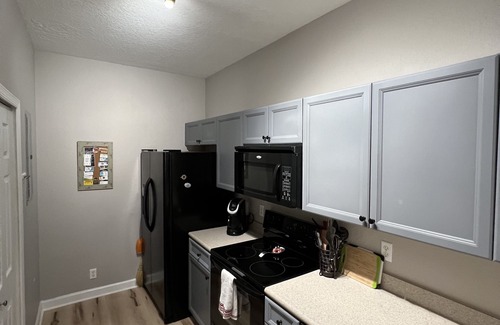 Boynton Beach Condo | Staycation Summer Spot, 2 Bedroom 2 Bath Renovated. WIFI+ Pool Close to Ocean