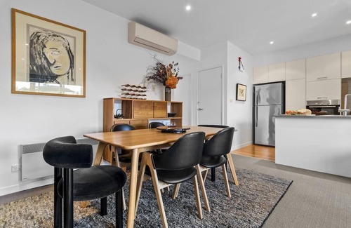 Port Melbourne Apartment | StayCentral - The Park@Port Melbourne - Pickles St, Port Melbourne - 2 bedrooms, 2 Beds, 1 Bathroom and 1 secure park + additional parking