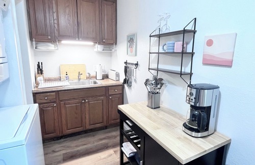 Kirksville Apartment | StayClose- 30+ days, pets, ground lvl, Queen apartment Rocky Court PINK