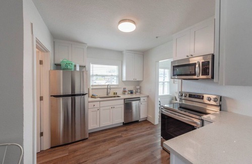 Coos Bay House | #StayInMyDistrict Bluebird Cottage Coos Bay