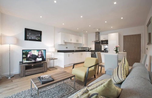 Peninsula Apartment | StayInn Greenwich