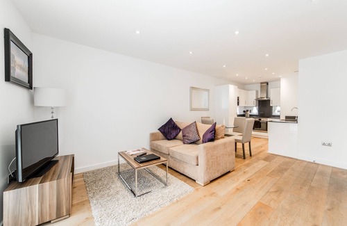 Peninsula Apartment | StayInn Greenwich