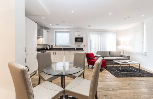 Peninsula Apartment | StayInn Greenwich